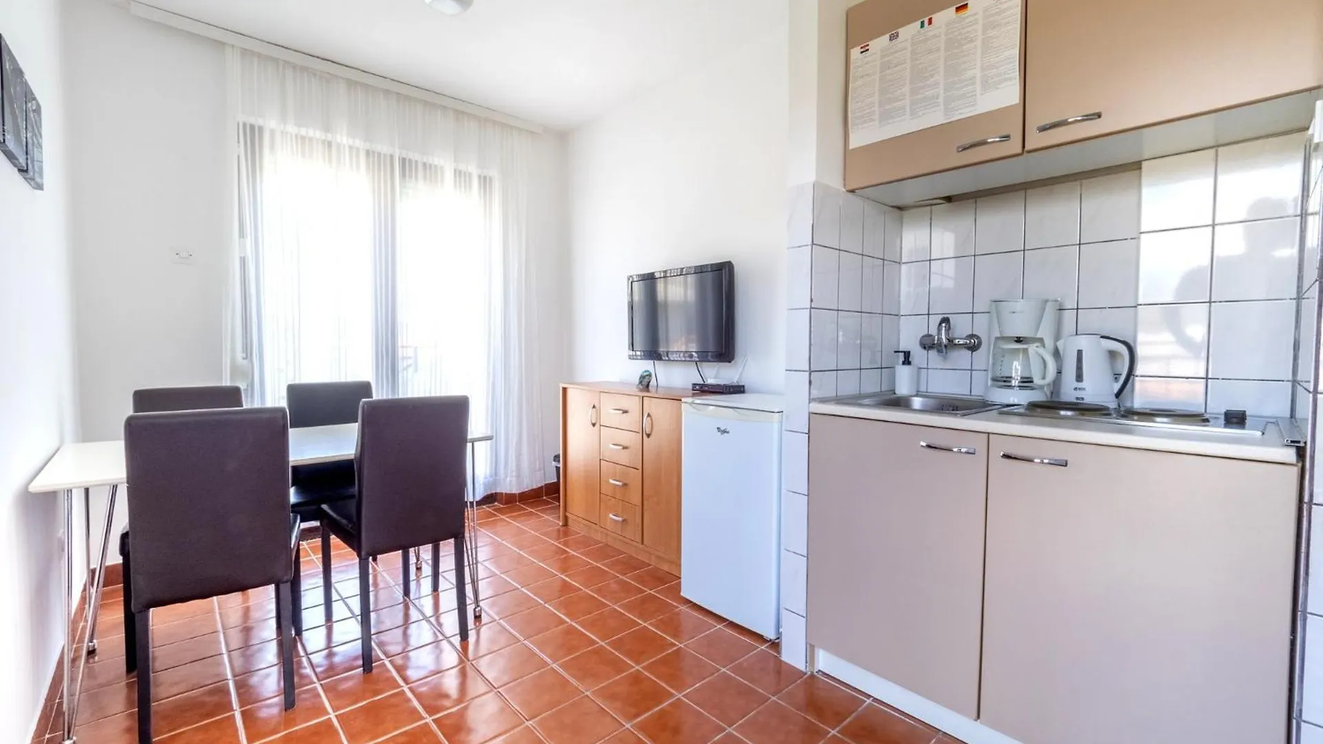Apartments Bianca Baska  0*, Baska (Krk) Croatia