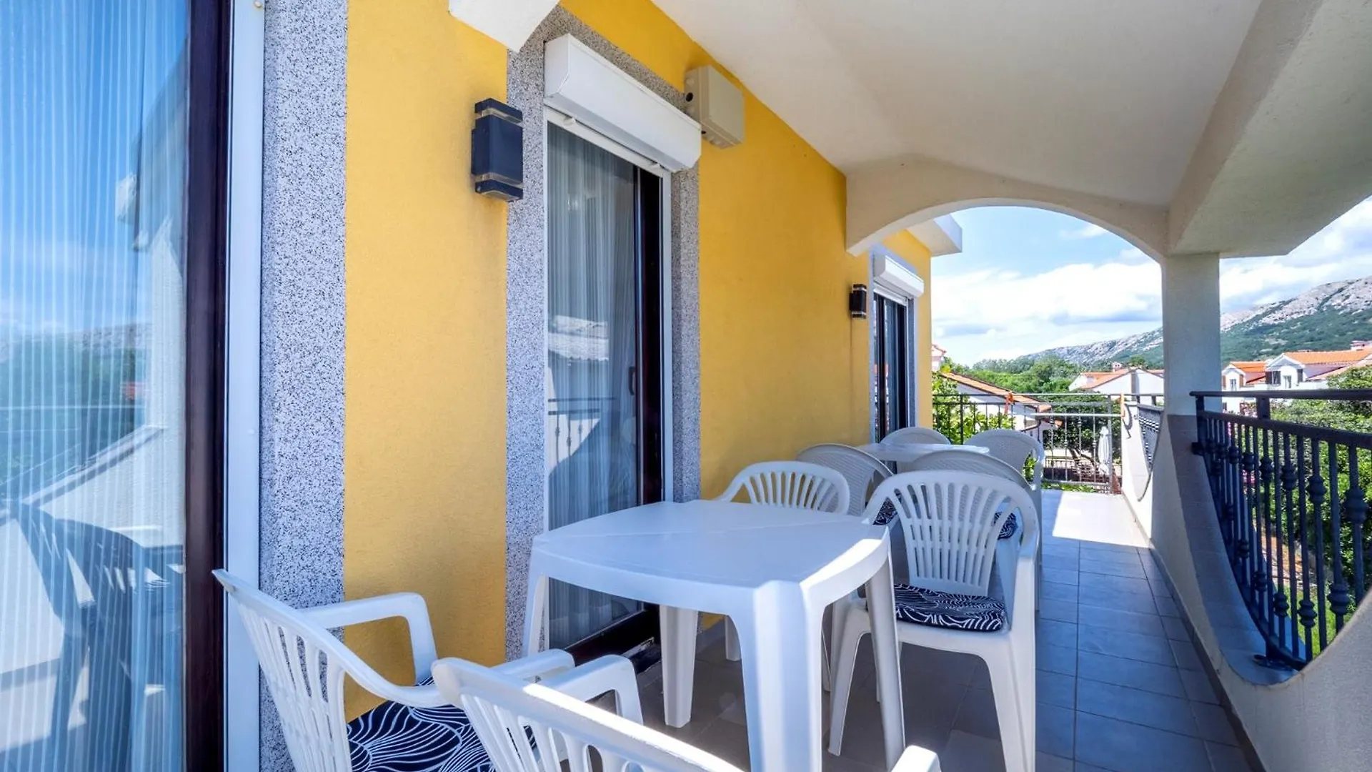 Apartments Bianca Baska  Baska (Krk)